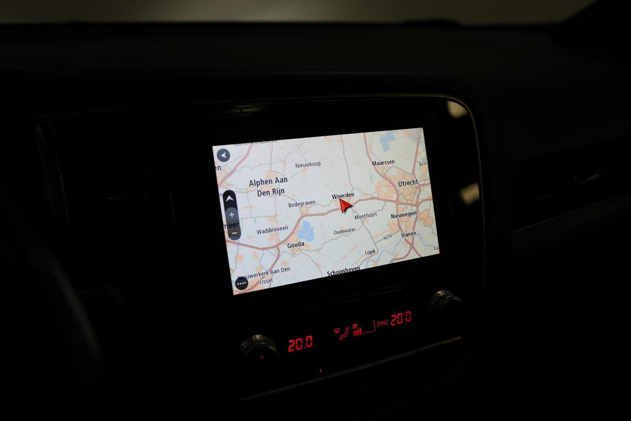 Mitsubishi OUTLANDER 2.4 PHEV Intense+ | Stoel & Stuurverwarming | Cruise | Trekhaak