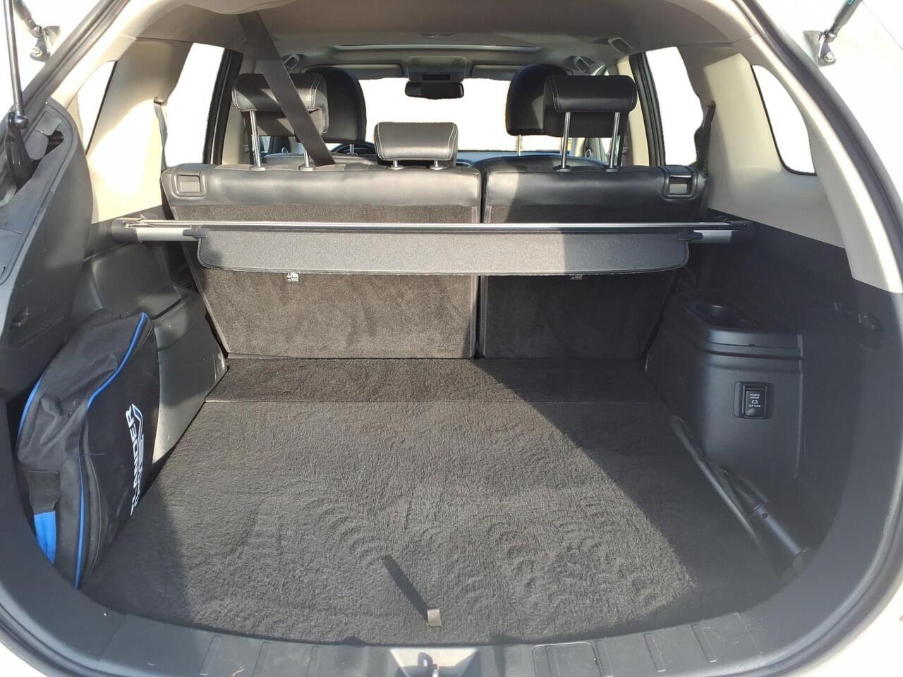 Mitsubishi OUTLANDER 2.4 PHEV Intense+ | NL-Auto | Eerste Eigenaar | Dealer Onderhouden | Garantie 2028 | Schuifkanteldak |