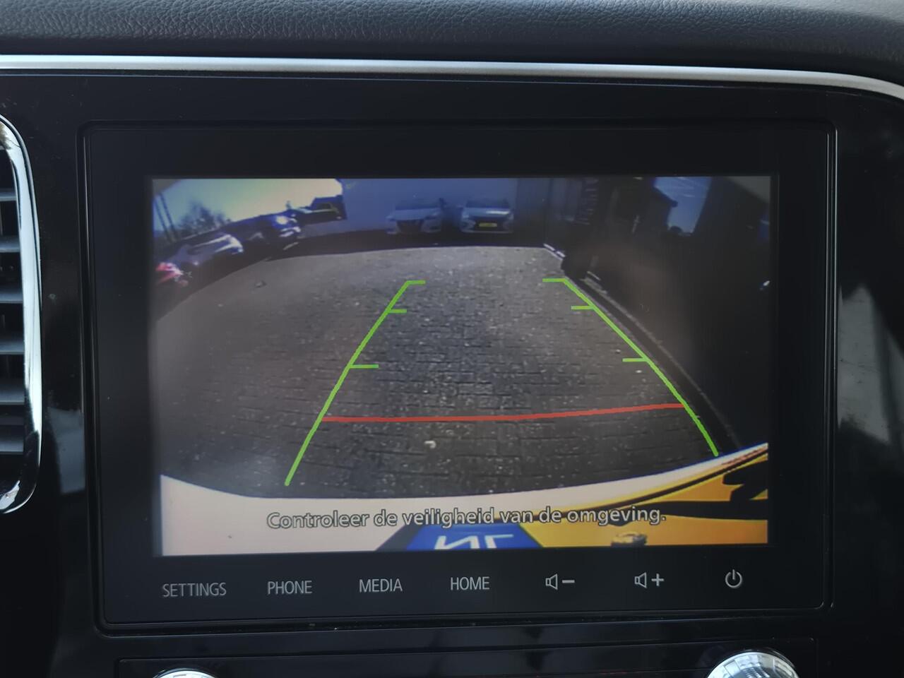 Mitsubishi OUTLANDER 2.4 PHEV Pure+ | Camera | All seasonbanden |