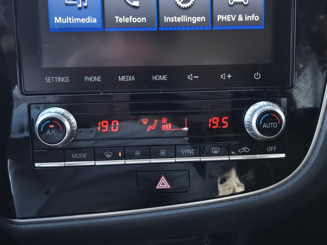 Mitsubishi OUTLANDER 2.4 PHEV Pure+ | Camera | All seasonbanden |
