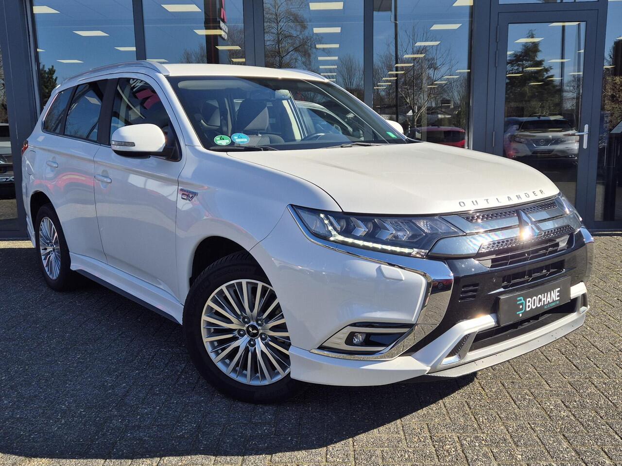 Mitsubishi OUTLANDER 2.4 PHEV Pure+ | Camera | All seasonbanden |