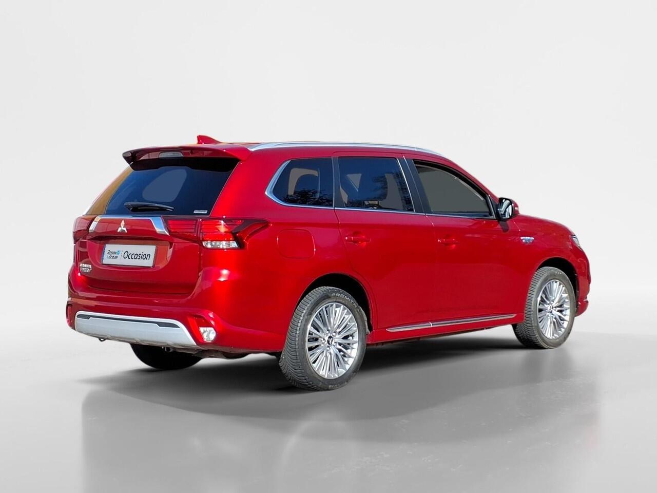 Mitsubishi OUTLANDER 2.4 PHEV Intense+ | LMV | 1500 kg Trekgewicht | Camera | Clima |