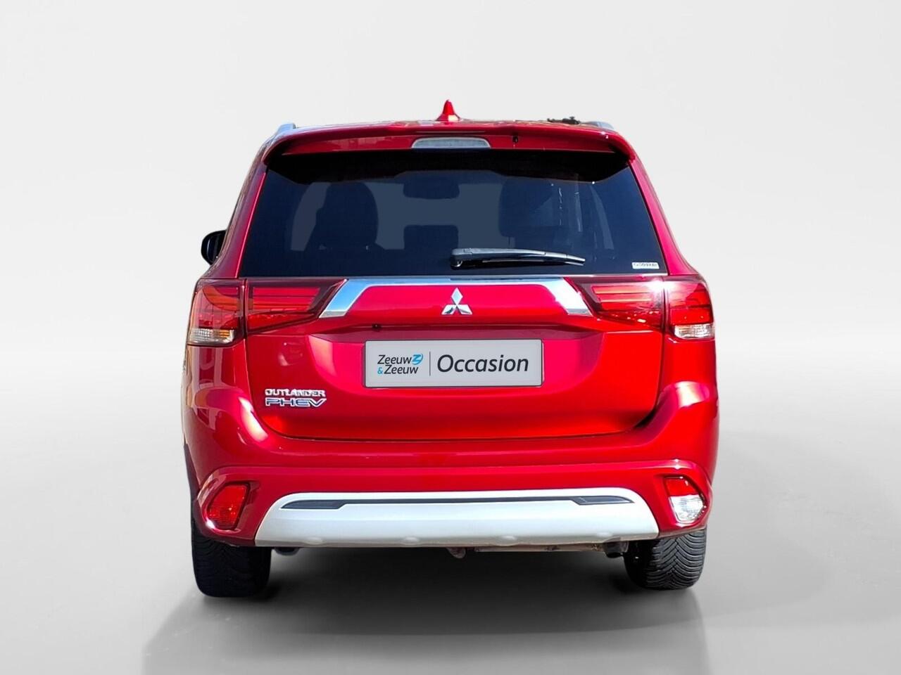 Mitsubishi OUTLANDER 2.4 PHEV Intense+ | LMV | 1500 kg Trekgewicht | Camera | Clima |