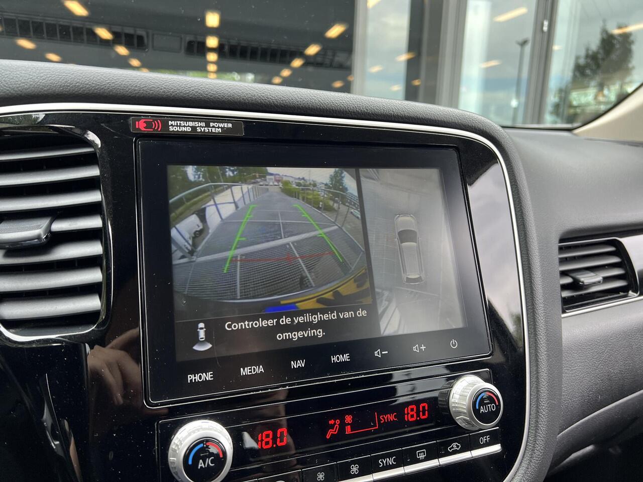 Mitsubishi OUTLANDER 2.4 PHEV Intense+ | Afneembare trekhaak | Carplay | Navigatie | Sunroof