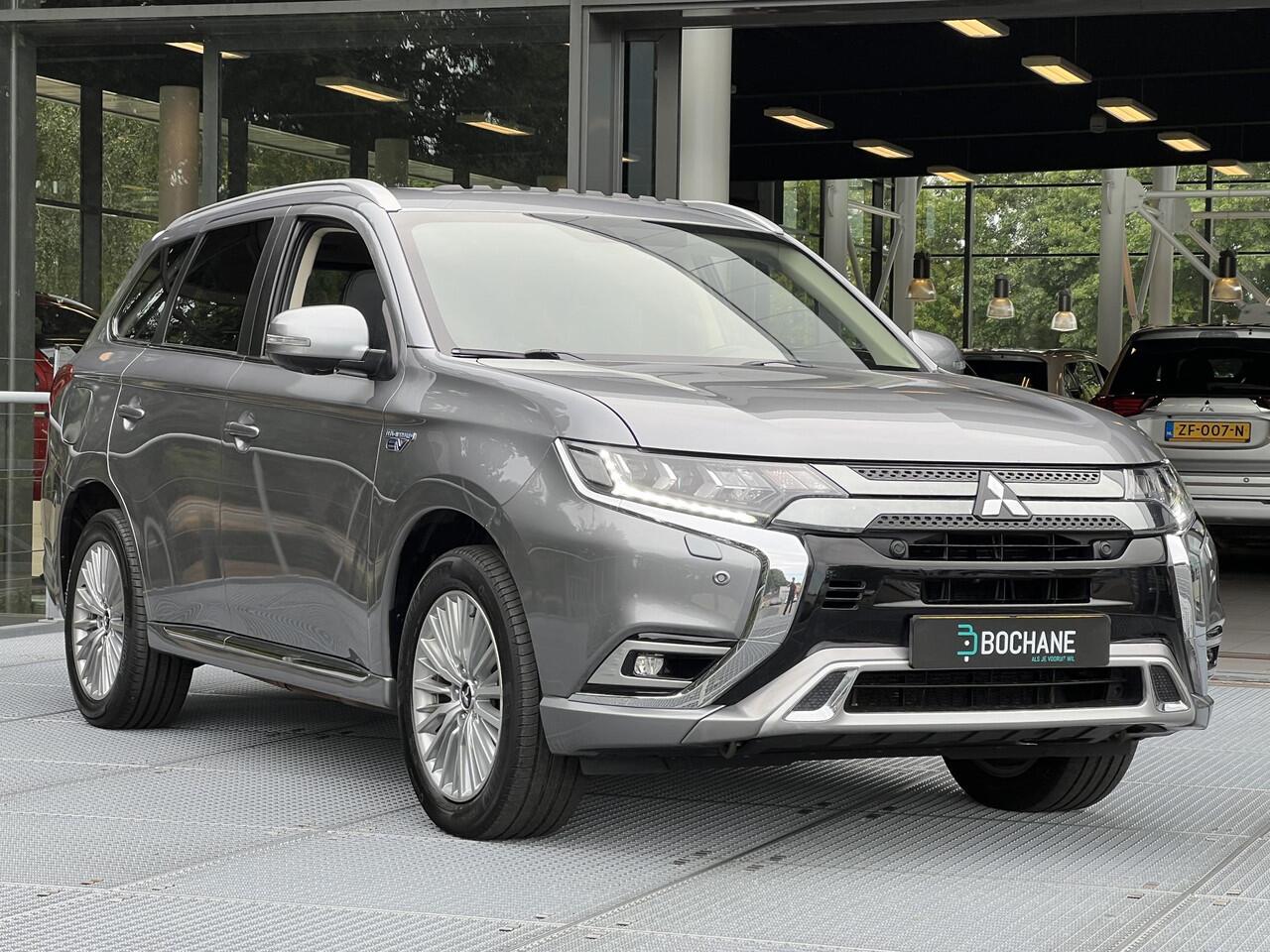 Mitsubishi OUTLANDER 2.4 PHEV Intense+ | Afneembare trekhaak | Carplay | Navigatie | Sunroof