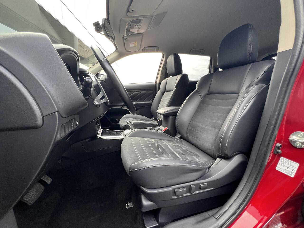 Mitsubishi OUTLANDER 2.4 PHEV Intense | Cruise Control | Navigatie | Carplay | FABRIEKSGARANTIE TOT 08-2029!