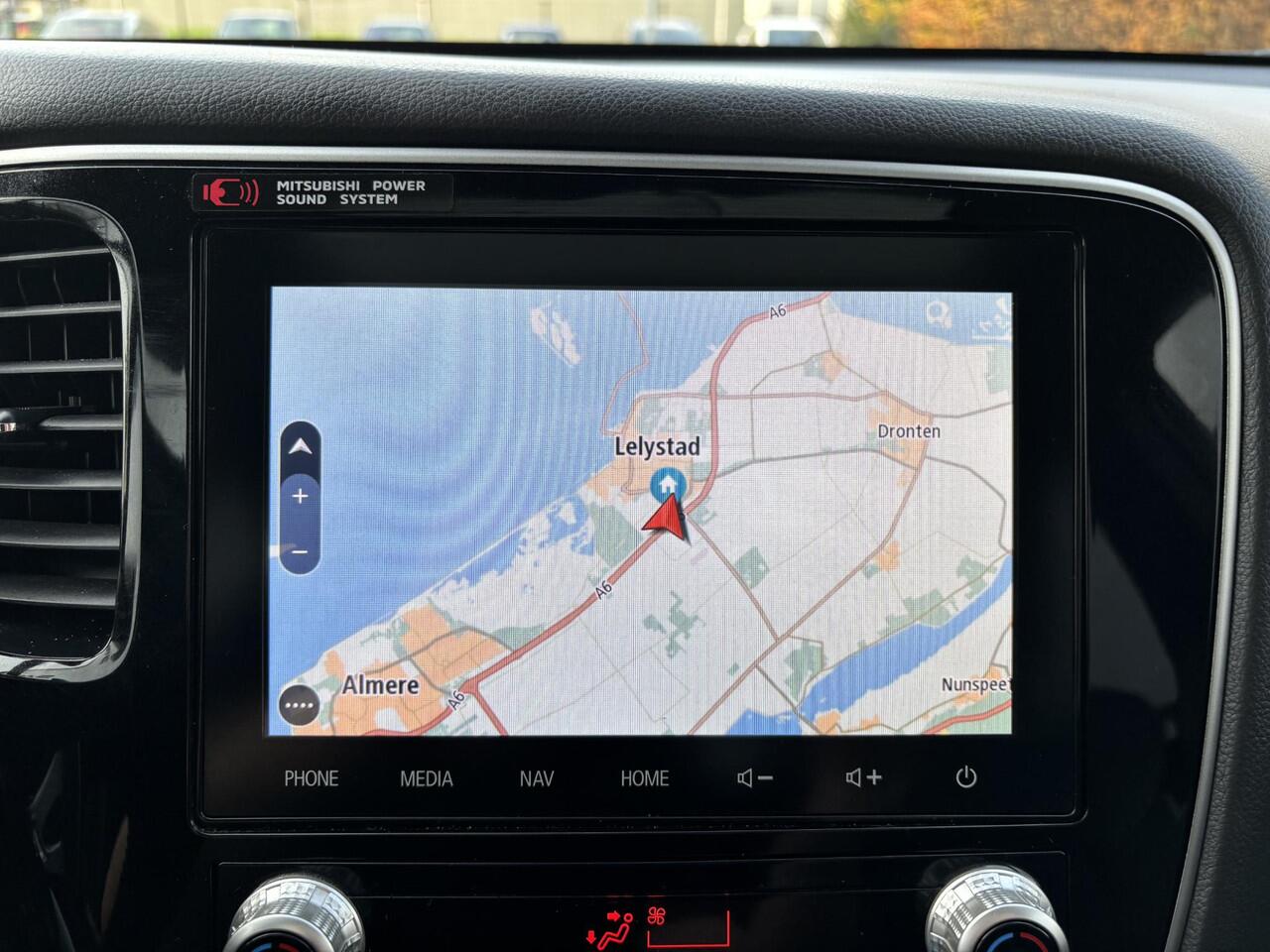 Mitsubishi OUTLANDER 2.4 PHEV Intense+ | Trekhaak | Leder |