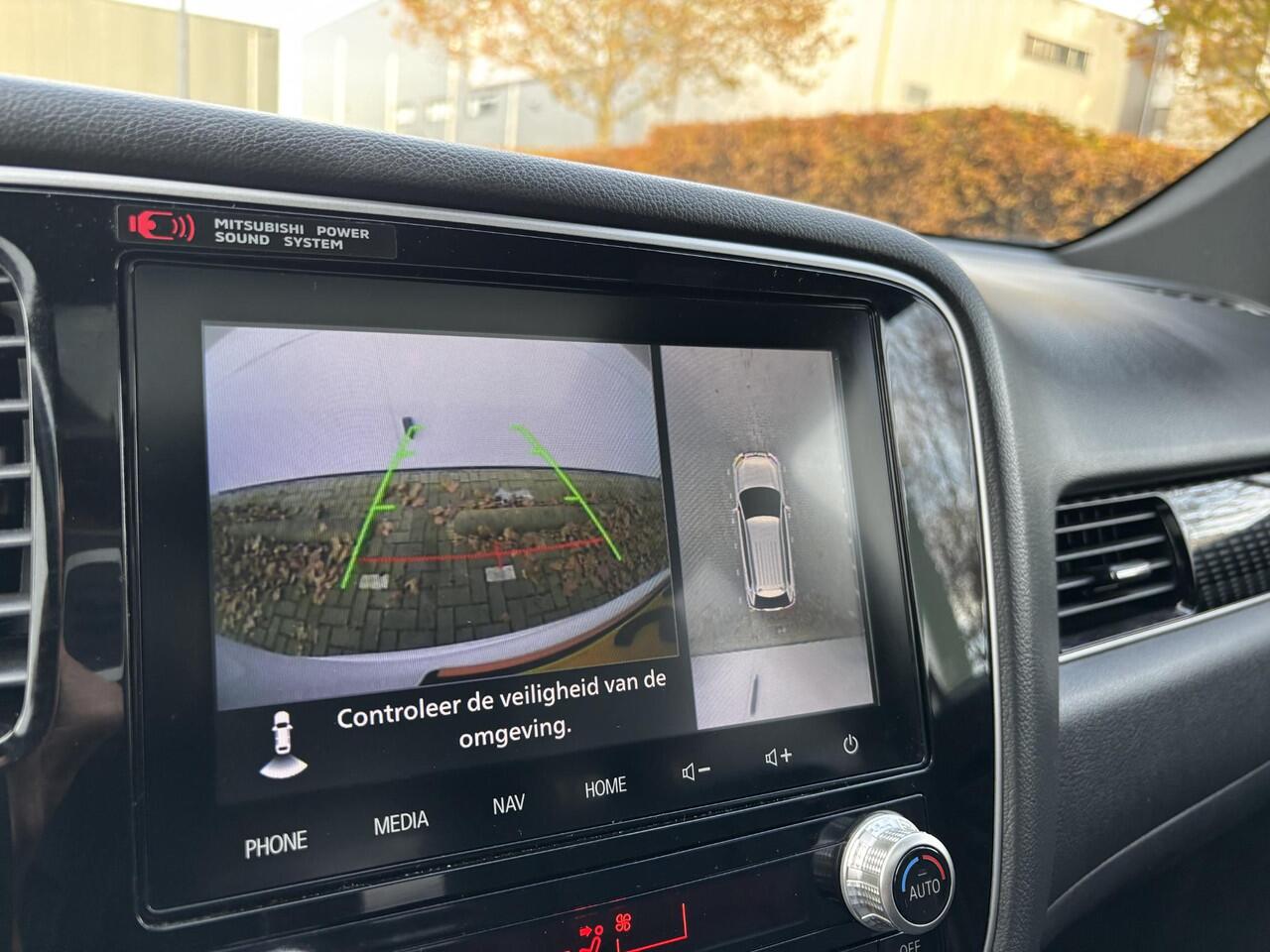 Mitsubishi OUTLANDER 2.4 PHEV Intense+ | Trekhaak | Leder |