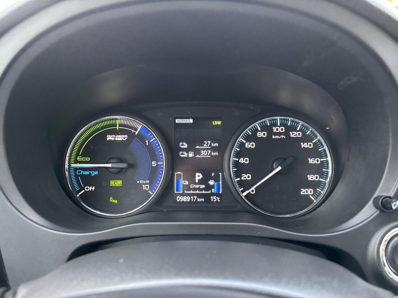 Mitsubishi OUTLANDER 2.4 PHEV Intense+ | Trekhaak | Leder |