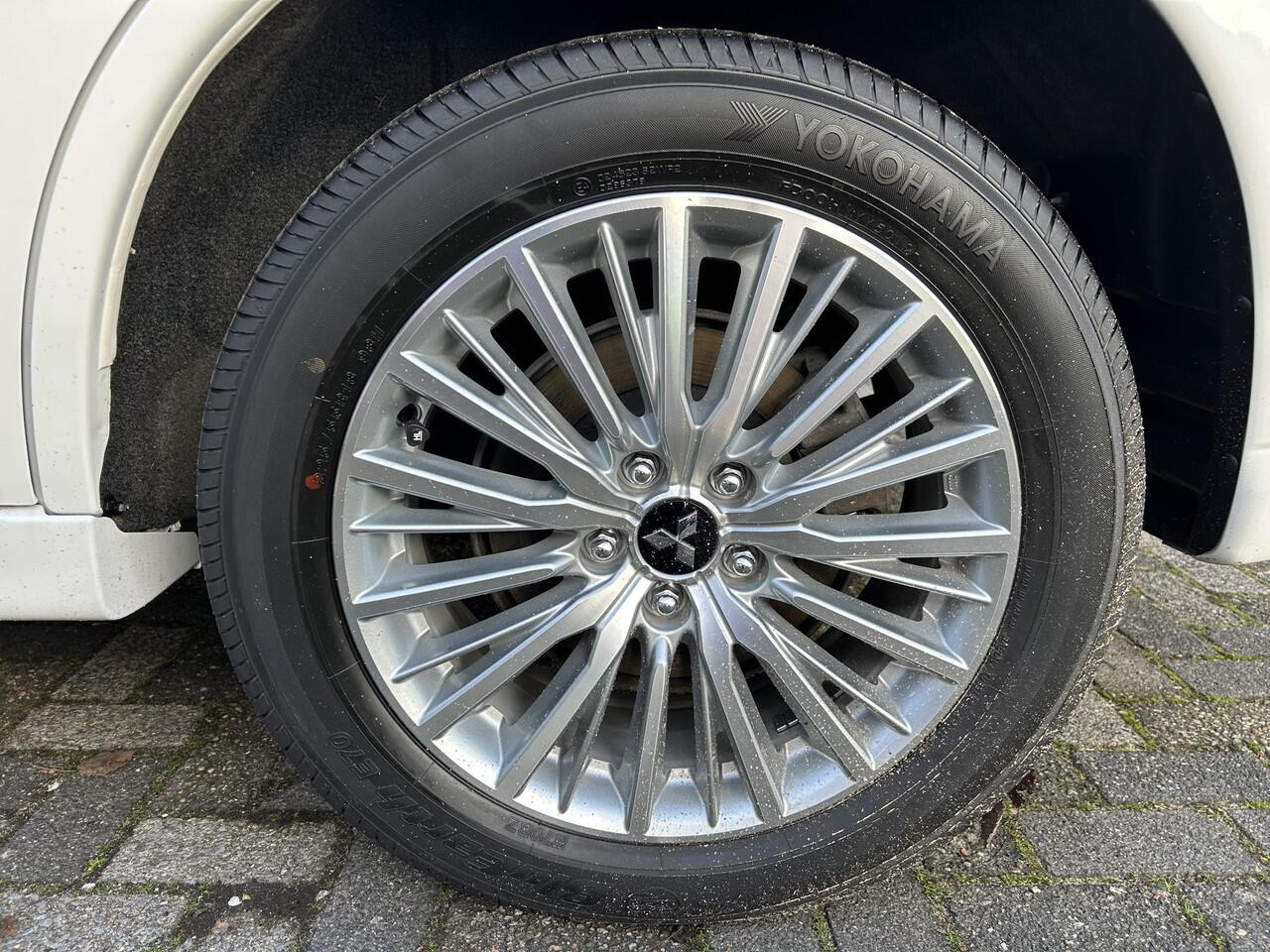 Mitsubishi OUTLANDER 2.4 PHEV Intense Edition | Rijklaar | Navigatie | Camera | Climate Control | 1500kg trekgewicht |