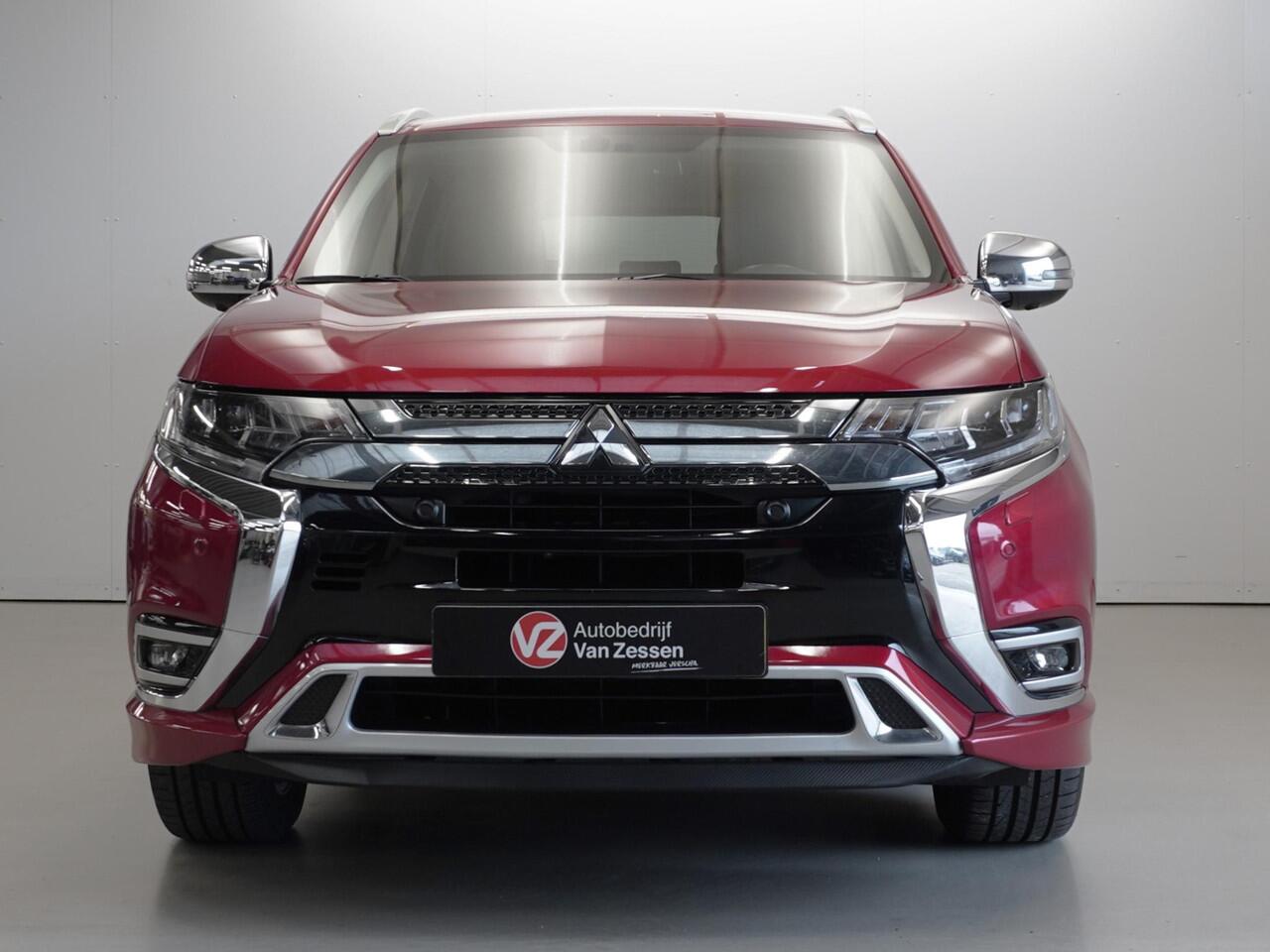 Mitsubishi OUTLANDER 2.4 PHEV Intense+ | Schuifdak | Sport Pack | NL Auto | Trekhaak | Rijklaarprijs
