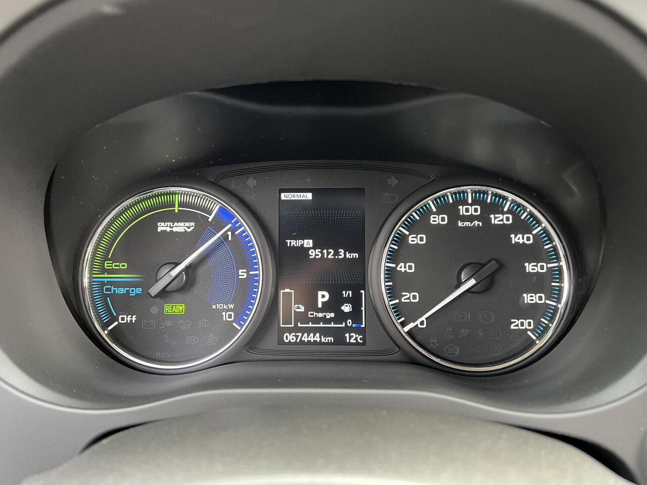 Mitsubishi OUTLANDER 2.4 PHEV Intense | Cruise Control | Navigatie | Carplay | FABRIEKSGARANTIE TOT 08-2029!