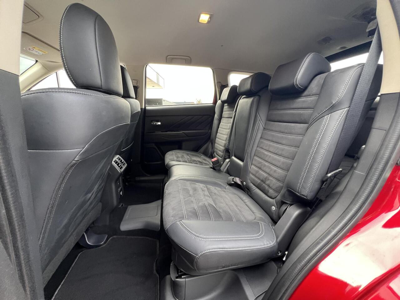 Mitsubishi OUTLANDER 2.4 PHEV Intense | Cruise Control | Navigatie | Carplay | FABRIEKSGARANTIE TOT 08-2029!