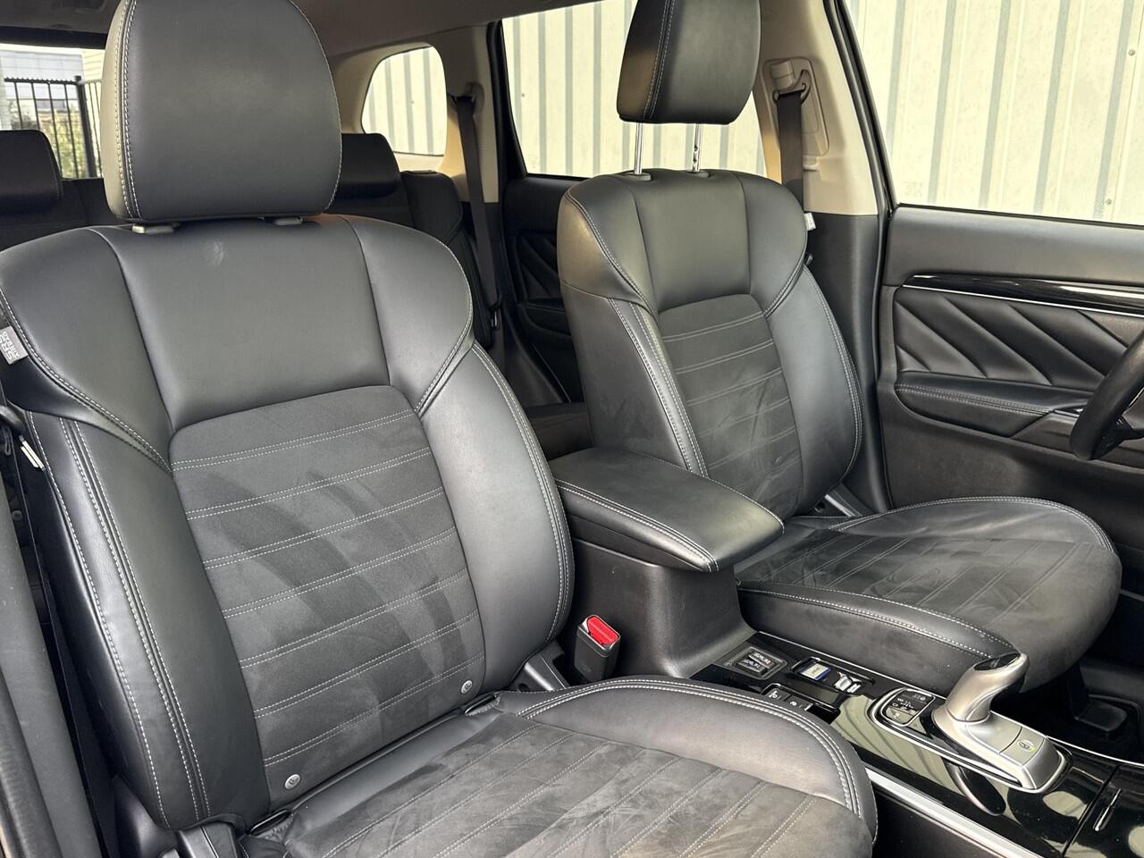 Mitsubishi OUTLANDER 2.4 PHEV Intense+ / Origineel Nederlands geleverd / Dealer onderhouden / 92% SOH / 360 Camera / Navigatie / Apple CarPlay/Android Auto / Full LED / Schuif/Kanteldak / Dealer onderhouden / Stoel- en Stuurverwarming /