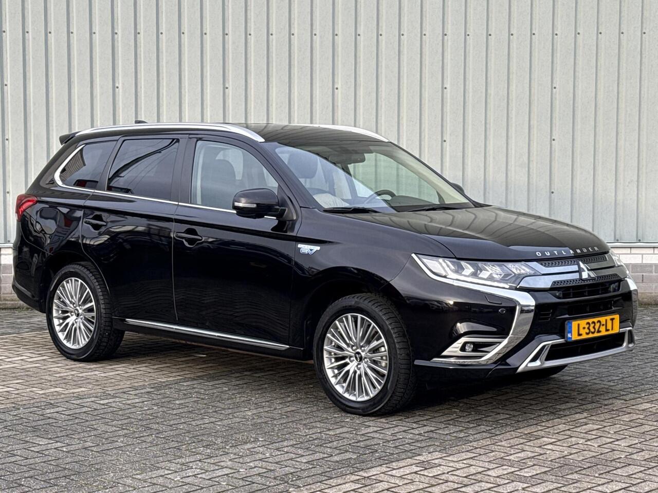 Mitsubishi OUTLANDER 2.4 PHEV Intense+ / Origineel Nederlands geleverd / Dealer onderhouden / 92% SOH / 360 Camera / Navigatie / Apple CarPlay/Android Auto / Full LED / Schuif/Kanteldak / Dealer onderhouden / Stoel- en Stuurverwarming /