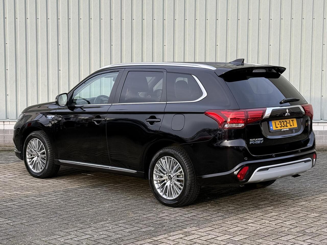 Mitsubishi OUTLANDER 2.4 PHEV Intense+ / Origineel Nederlands geleverd / Dealer onderhouden / 92% SOH / 360 Camera / Navigatie / Apple CarPlay/Android Auto / Full LED / Schuif/Kanteldak / Dealer onderhouden / Stoel- en Stuurverwarming /