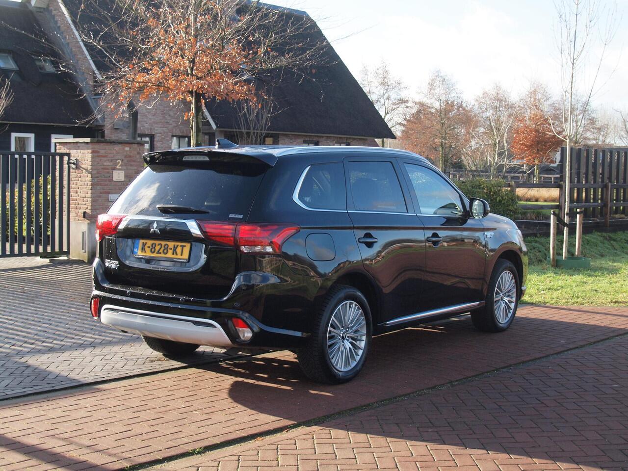 Mitsubishi OUTLANDER 2.4 PHEV Intense | Camera | Apple Carplay | Cruise Control | NL-auto |