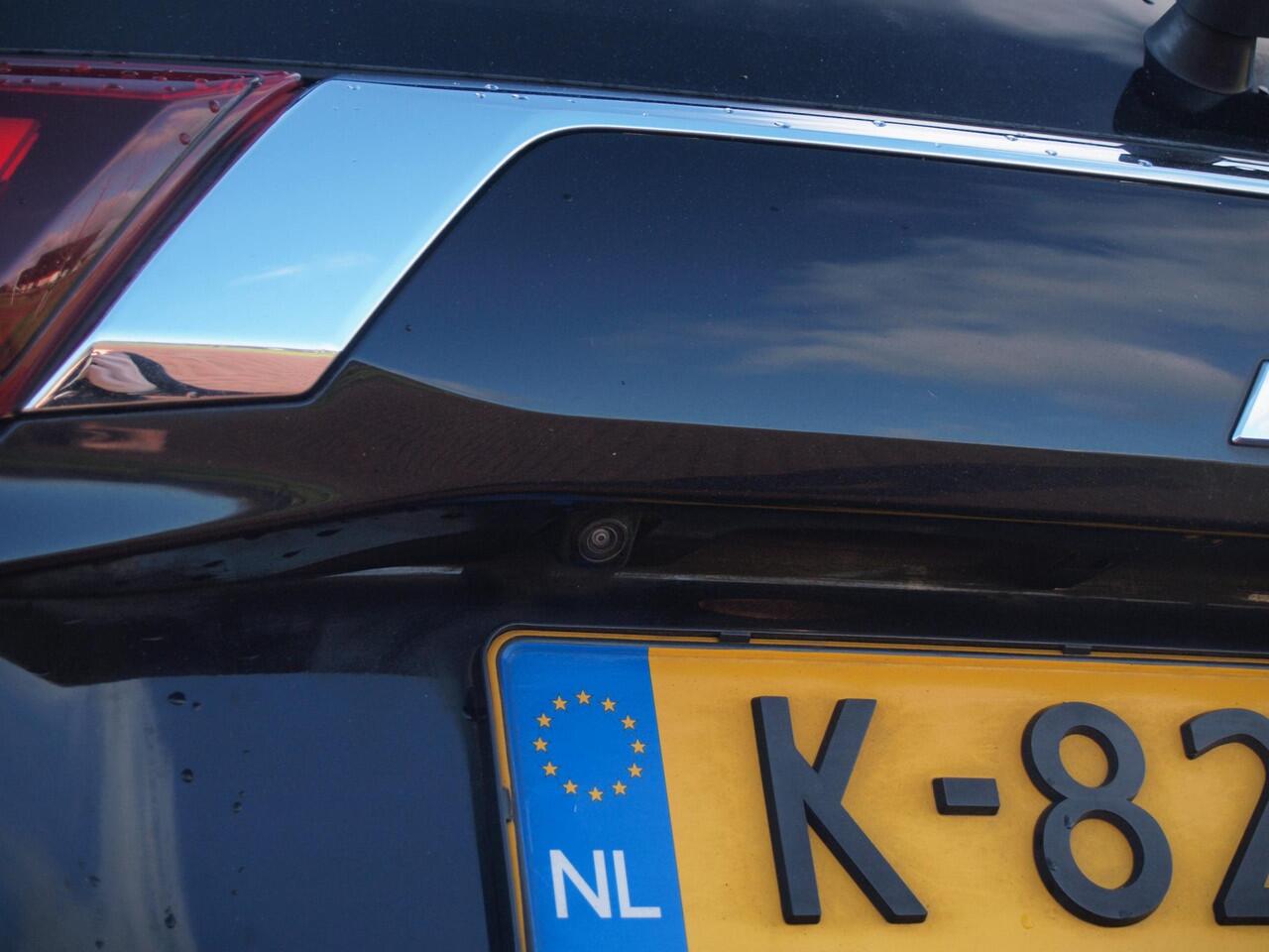 Mitsubishi OUTLANDER 2.4 PHEV Intense | Camera | Apple Carplay | Cruise Control | NL-auto |