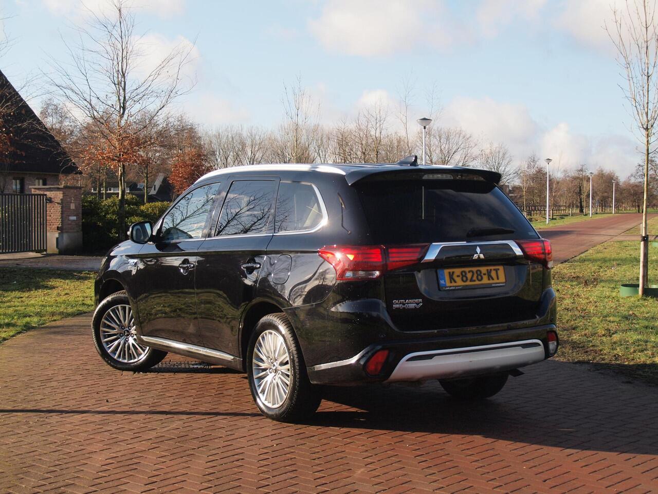 Mitsubishi OUTLANDER 2.4 PHEV Intense | Camera | Apple Carplay | Cruise Control | NL-auto |
