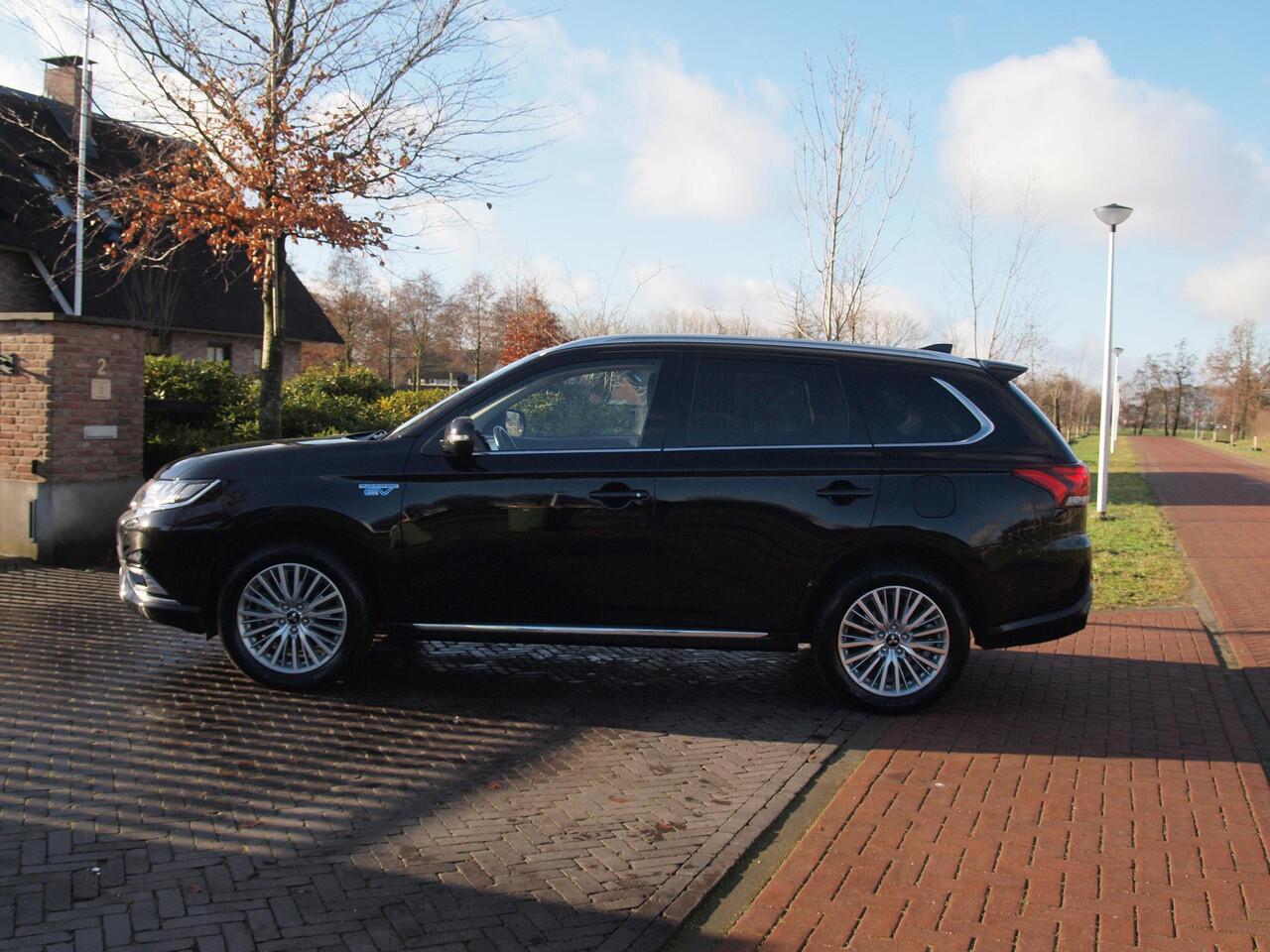 Mitsubishi OUTLANDER 2.4 PHEV Intense | Camera | Apple Carplay | Cruise Control | NL-auto |