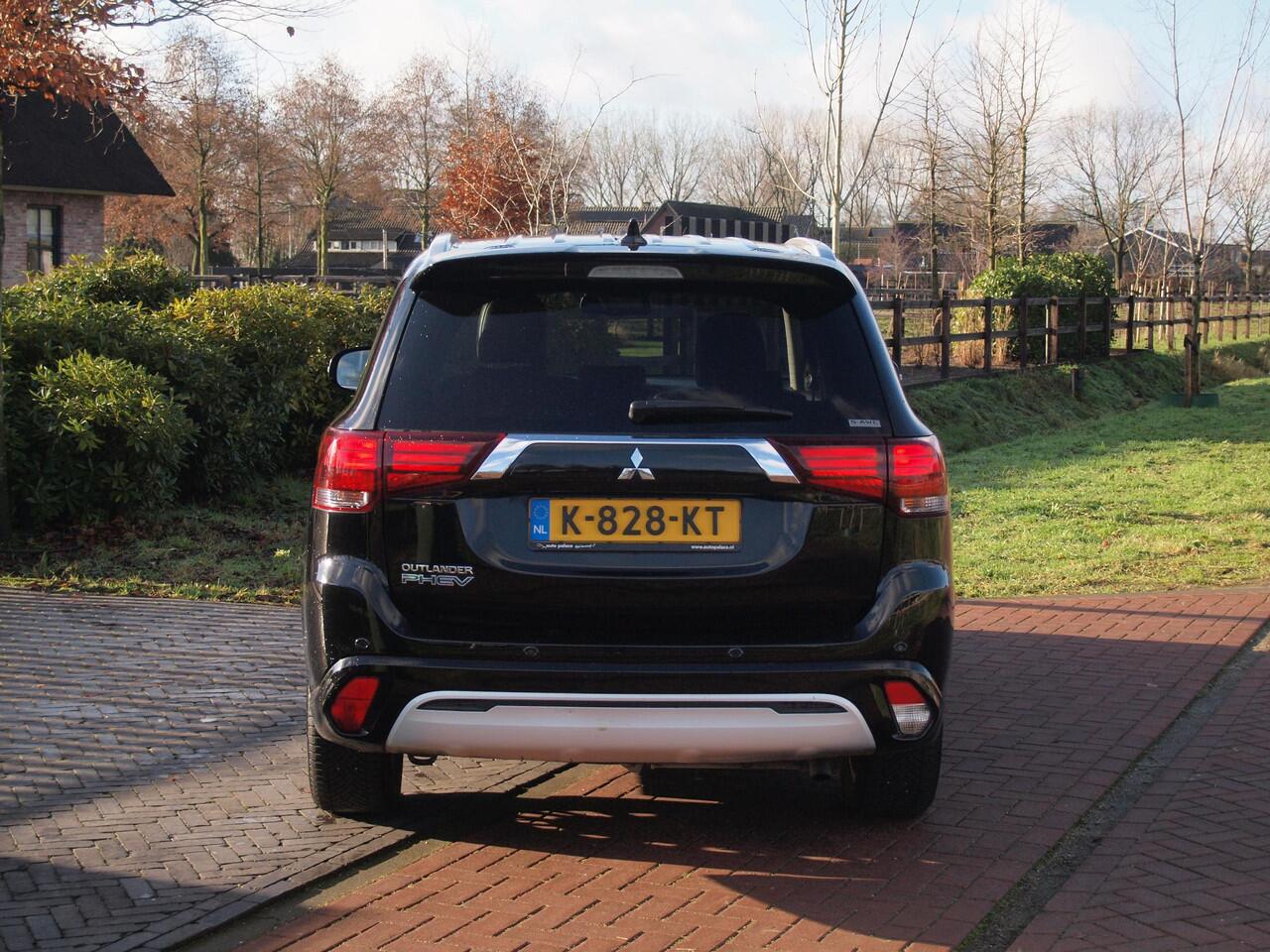 Mitsubishi OUTLANDER 2.4 PHEV Intense | Camera | Apple Carplay | Cruise Control | NL-auto |