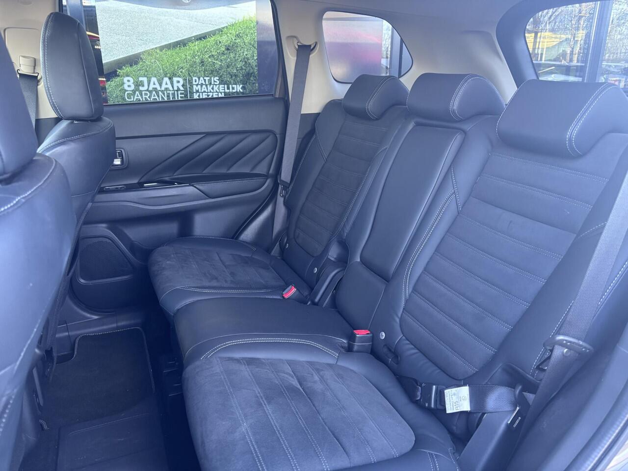 Mitsubishi OUTLANDER 2.4 PHEV Intense + Trekhaak!