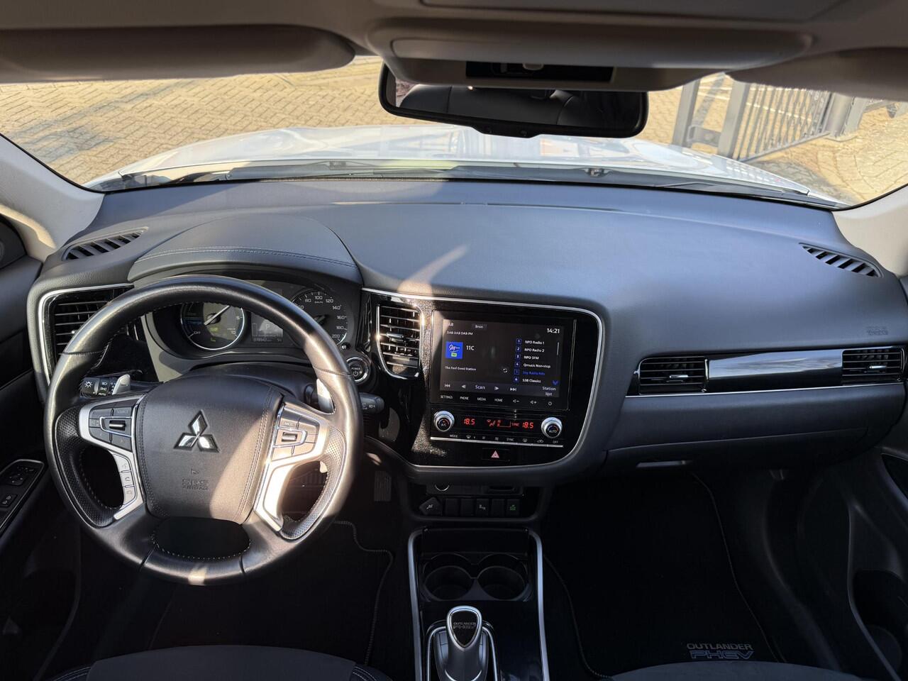 Mitsubishi OUTLANDER 2.4 PHEV Intense