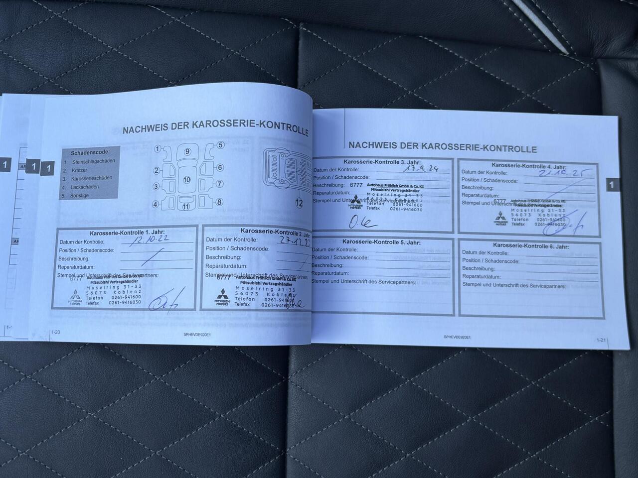 Mitsubishi OUTLANDER 2.4 PHEV Plug-in Instyle Automaat / Afn. Trekhaak / Garantie tot 9-2029 <160.000km / Adap Cruise / Dealer onderhouden / Panorama dak / 1500kg Trekgewicht / Rondomzicht Camera / Apple Carplay Android Auto / Allseason banden / Stuur & Stoelverwarming /