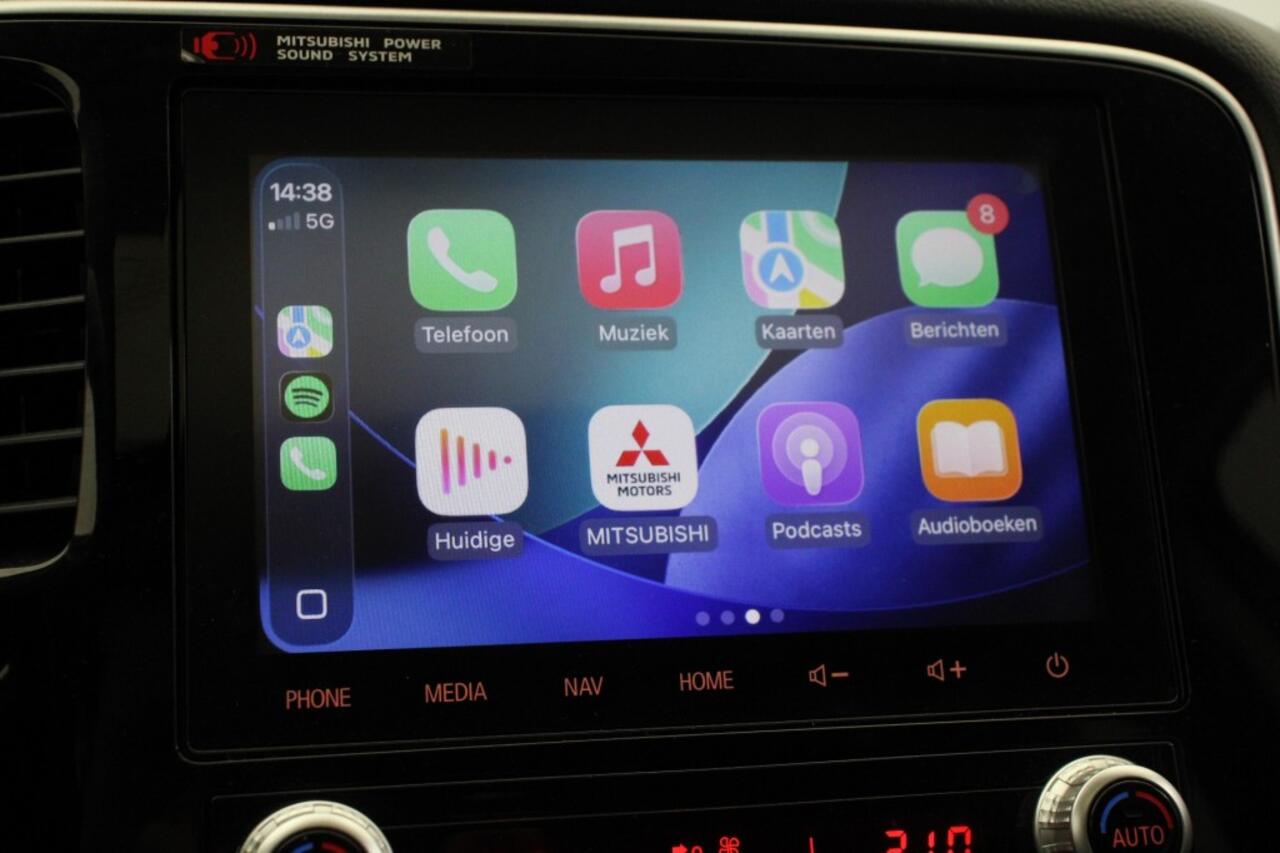 Mitsubishi OUTLANDER 2.4 PHEV Intense+ - Carplay, Dakraam, Camera, Stoel/Stuur verw. Half Leer, PDC