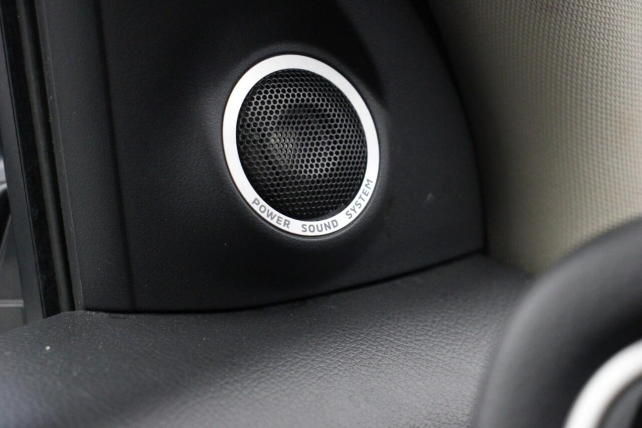 Mitsubishi OUTLANDER 2.4 PHEV Intense+ - Carplay, Dakraam, Camera, Stoel/Stuur verw. Half Leer, PDC