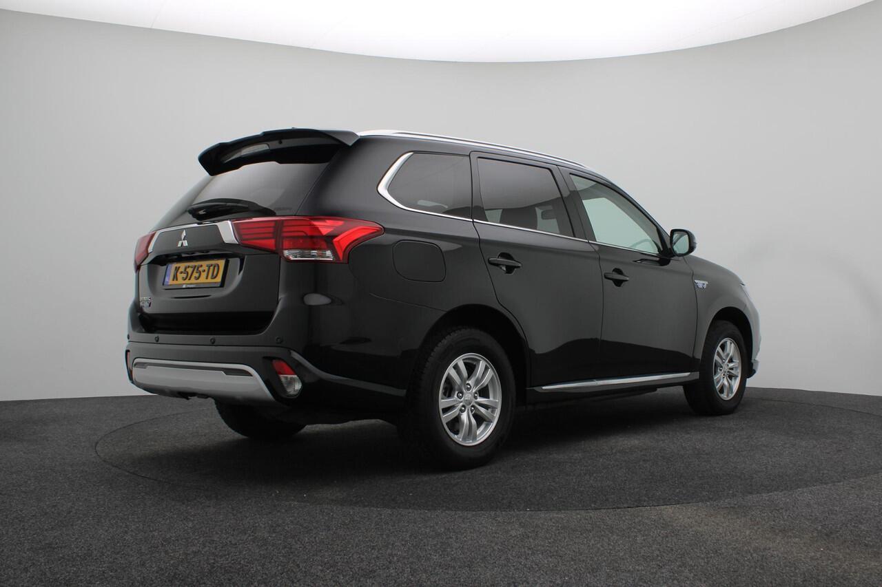 Mitsubishi OUTLANDER 2.4 PHEV Pure | Cruise Control | Navigatie | Carplay | 1500 kg Trekgewicht |