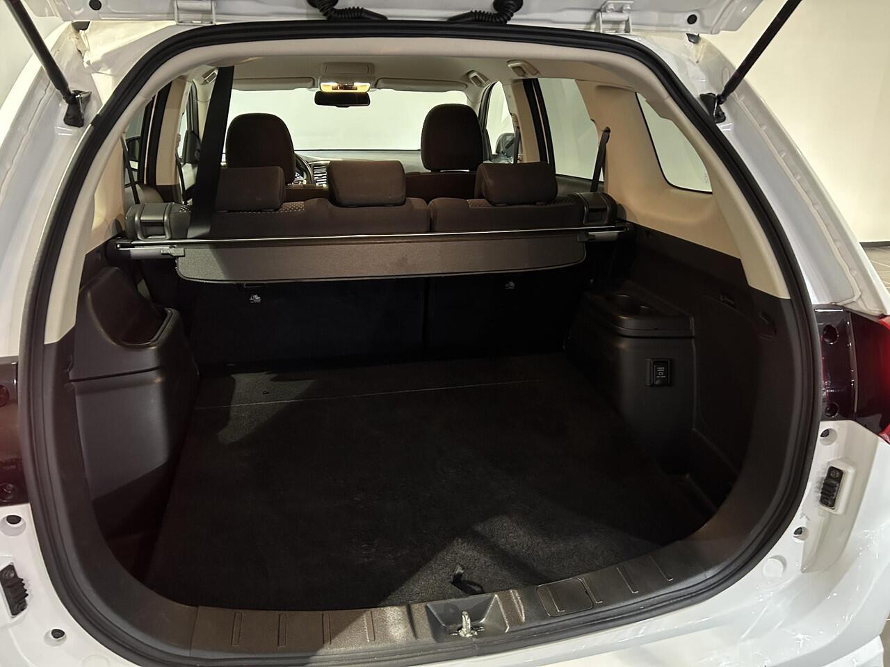 Mitsubishi OUTLANDER 2.4 PHEV Pure+ | Apple Carplay/Android Auto | Trekhaak | Achteruitrijcamera |
