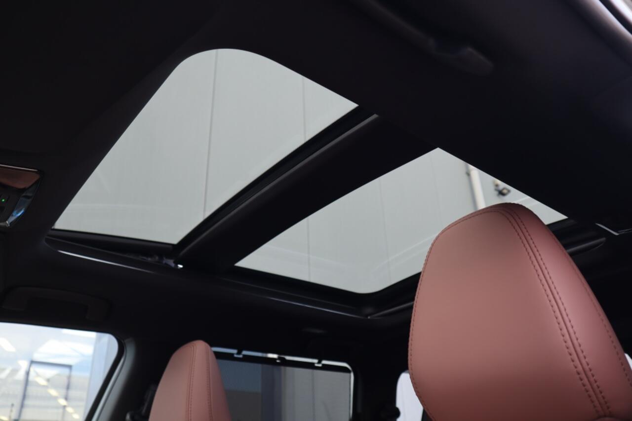 Mitsubishi OUTLANDER 2.4 PHEV Instyle+ Trekhaak/Massage/Memory/PanoDak