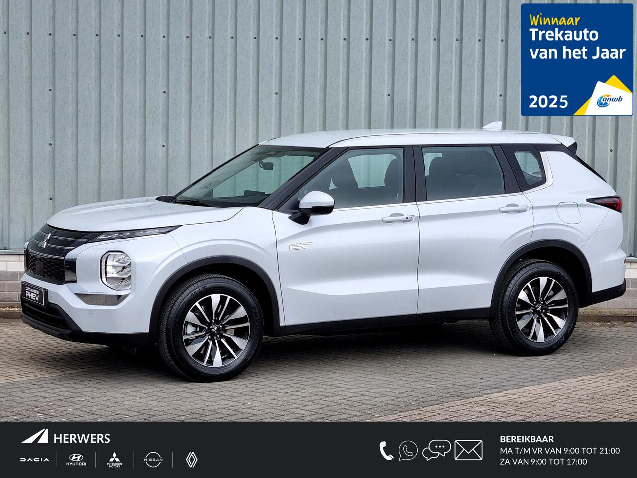 Mitsubishi OUTLANDER 2.4 PHEV Pure / ¤4000,- Voordeel Op Nieuwprijs / Nieuw Model 2025 / Elektrische Range 86 KM WLTP / 1600KG Trekgewicht / 8 Jaar Fabrieksgarantie