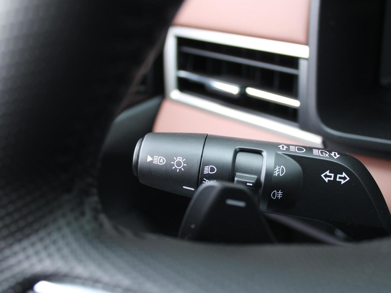 Mitsubishi OUTLANDER 2.4 PHEV Instyle+ | Stuur-/stoelverwarming + ventilatie | 20" LM | Pano dak | Camera rondom | HUD | Leer |