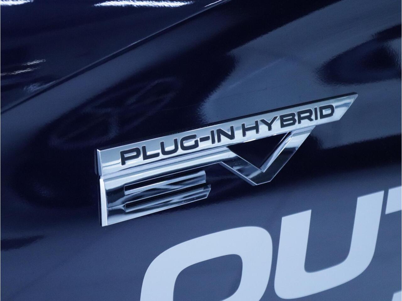 Mitsubishi OUTLANDER 2.4 PHEV Instyle Leder/Schuifdak/Navi/Clima/Camera