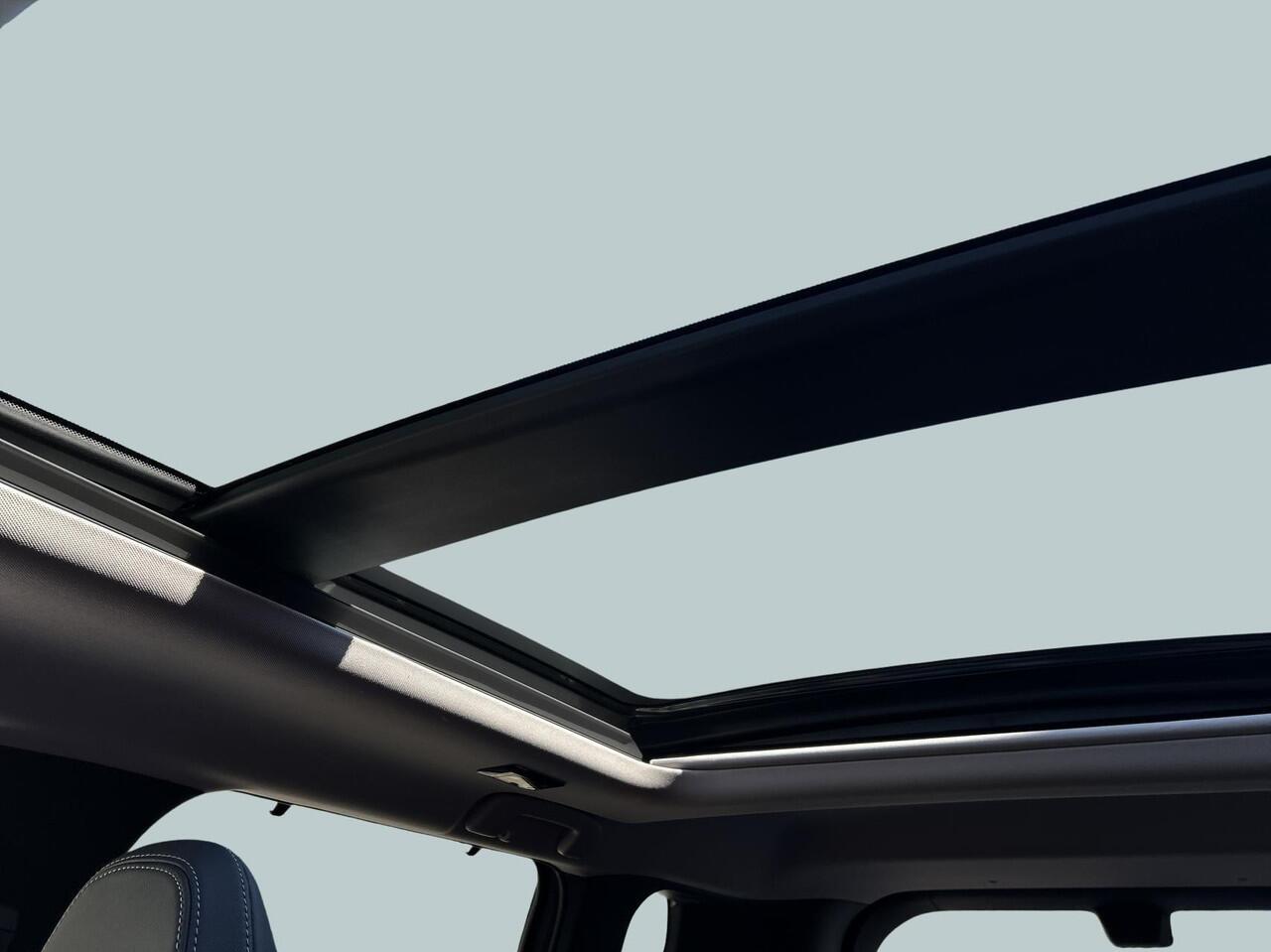 Mitsubishi OUTLANDER 2.4 PHEV Instyle | Rijklaar | Navigatie | 360 Camera | Panoramadak | Trekhaak | All-Seasonbanden