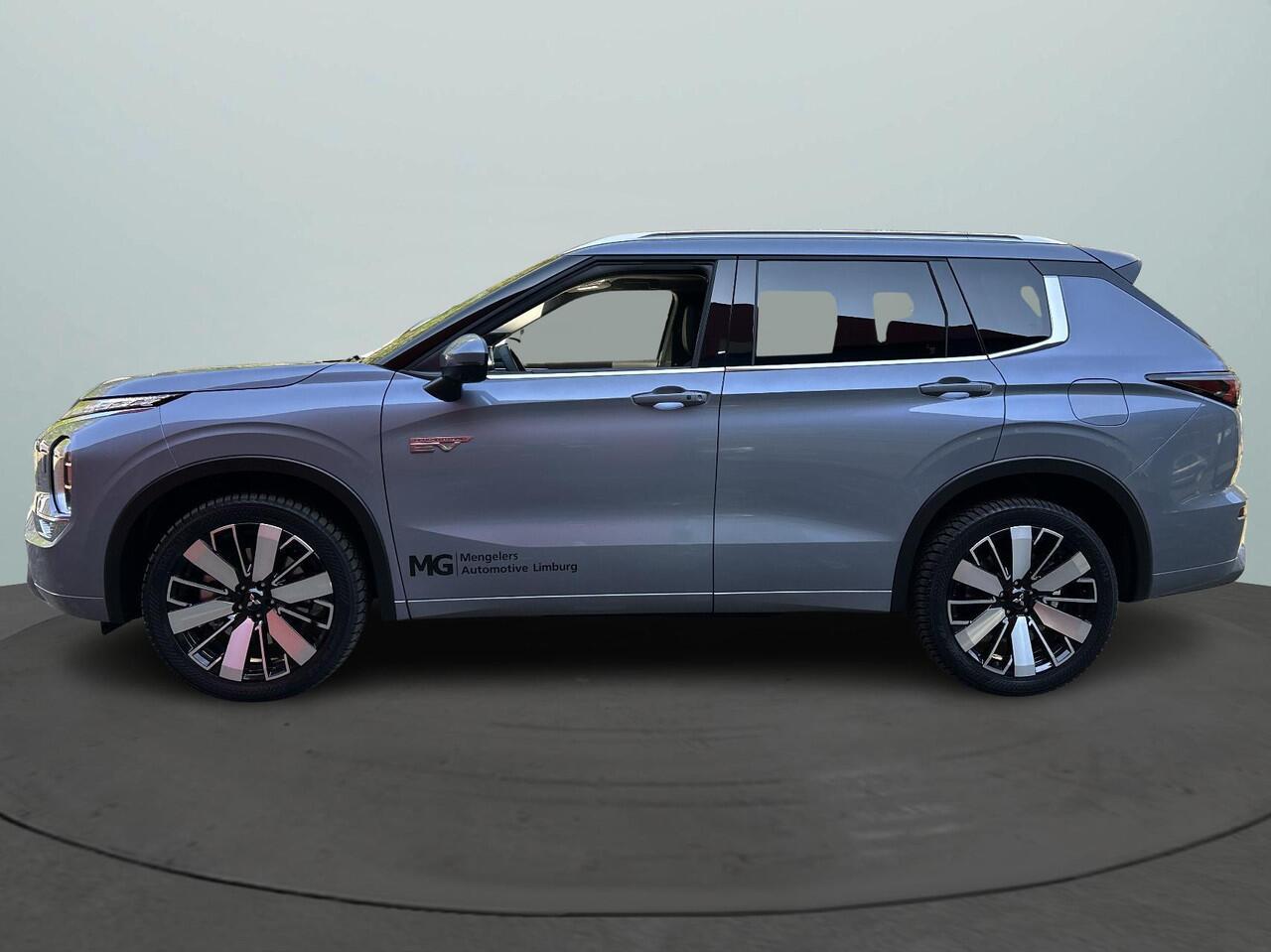 Mitsubishi OUTLANDER 2.4 PHEV Instyle | Rijklaar | Navigatie | 360 Camera | Panoramadak | Trekhaak | All-Seasonbanden