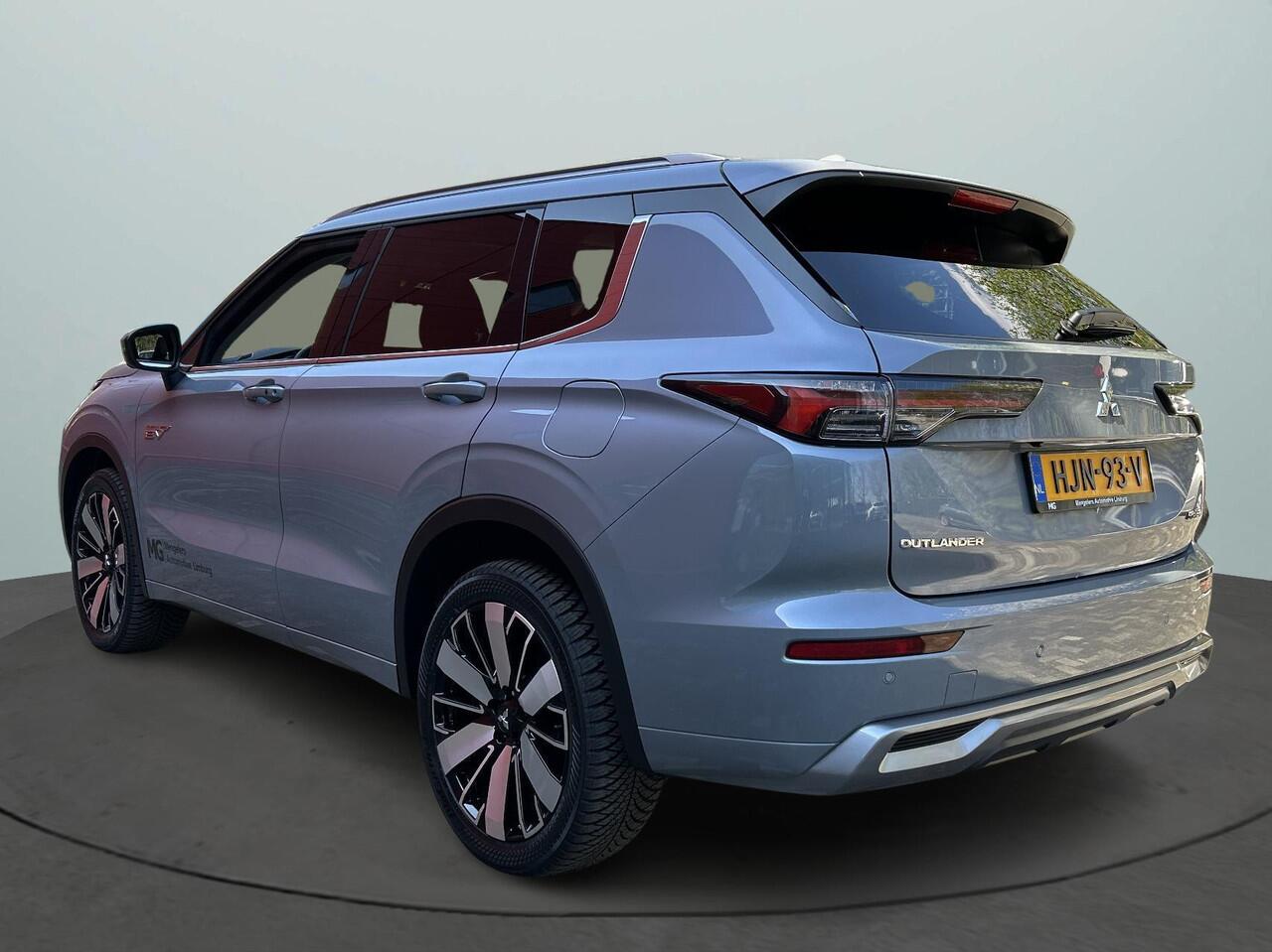 Mitsubishi OUTLANDER 2.4 PHEV Instyle | Rijklaar | Navigatie | 360 Camera | Panoramadak | Trekhaak | All-Seasonbanden