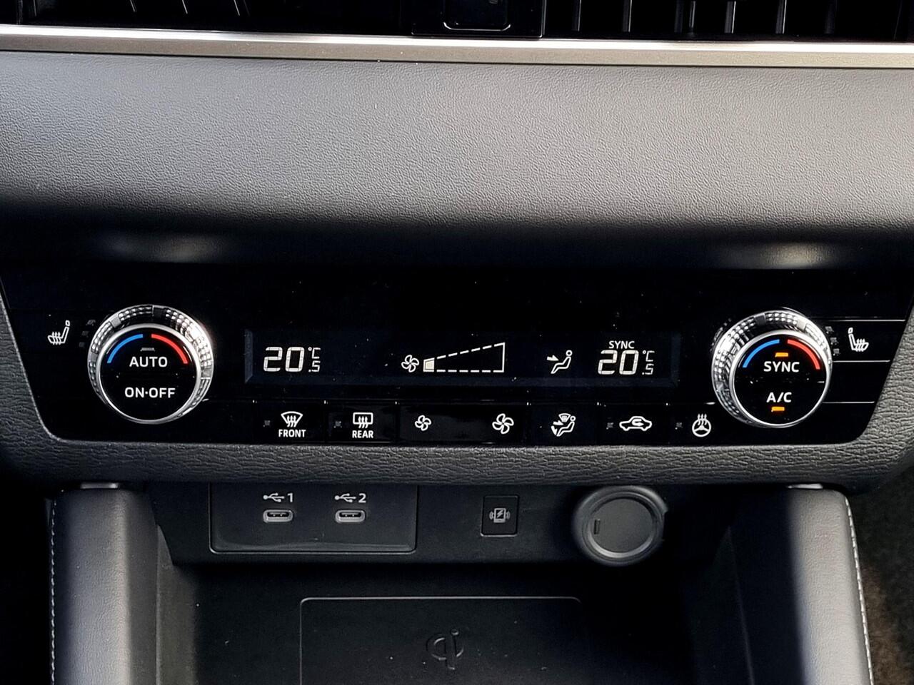 Mitsubishi OUTLANDER 2.4 PHEV Intense / ¤4000,- Voordeel Op Nieuwprijs / Prijs is rijklaar / Nieuw Model 2025 / Elektrische Range 86 KM WLTP / 1600KG Trekgewicht / 8 Jaar Fabrieksgarantie