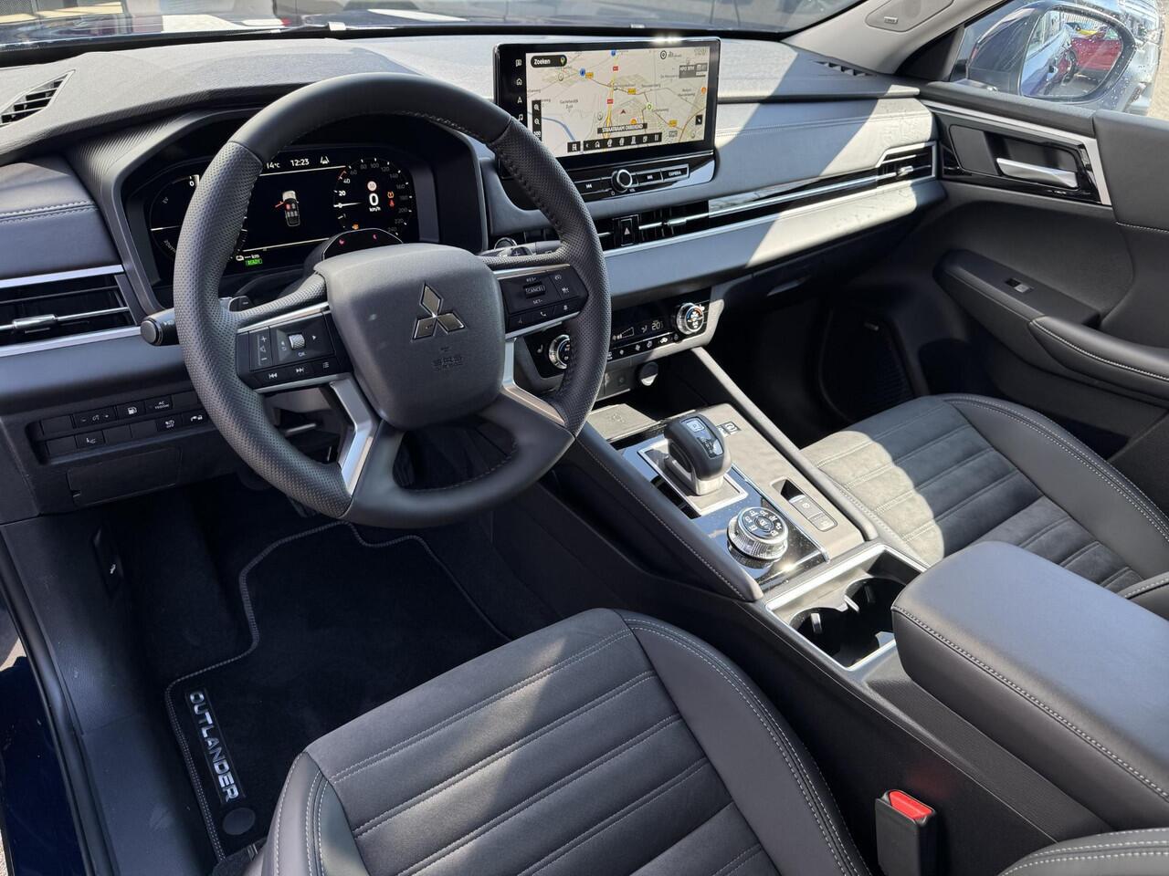 Mitsubishi OUTLANDER 2.4 PHEV First Edition