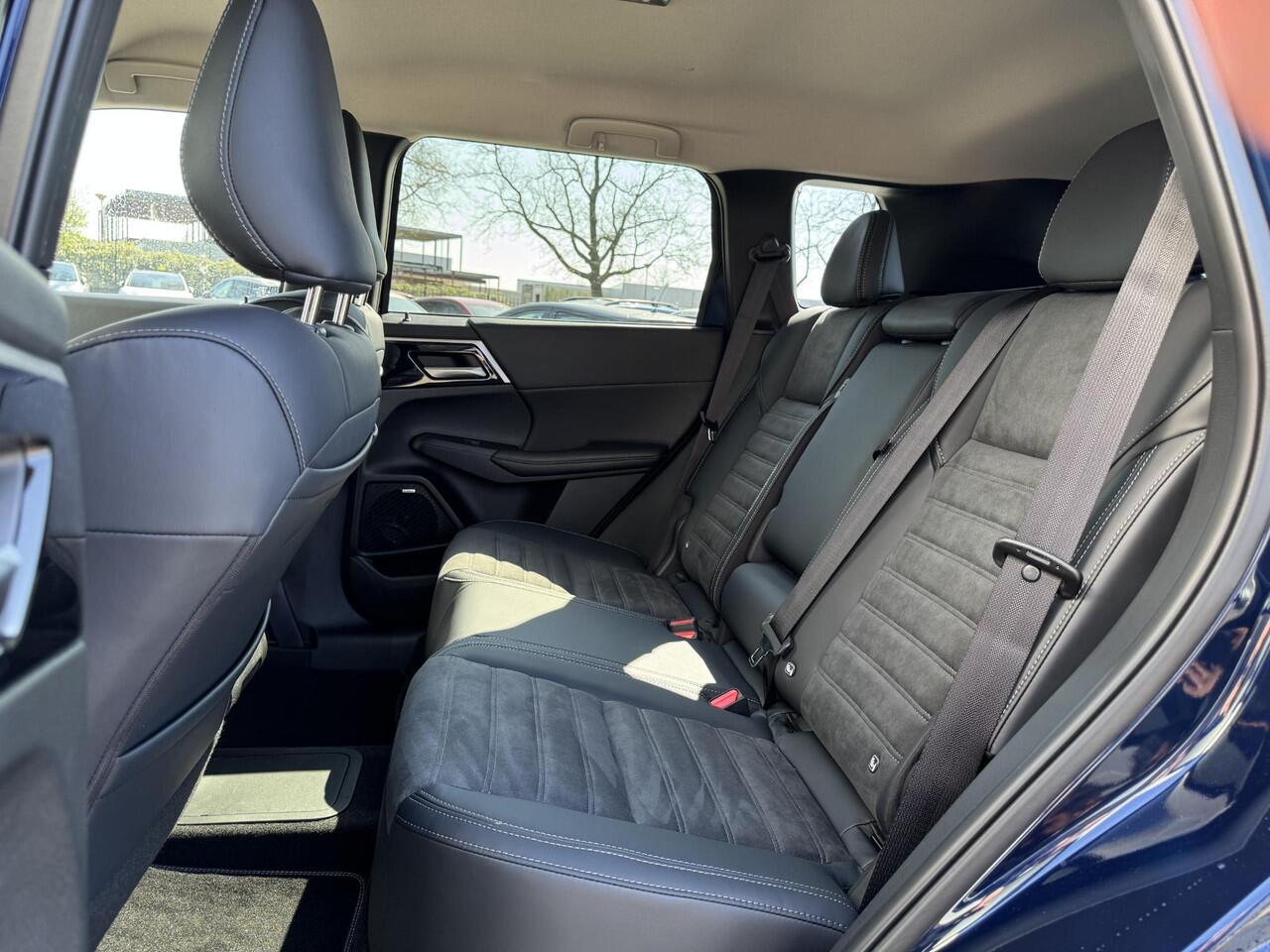 Mitsubishi OUTLANDER 2.4 PHEV First Edition