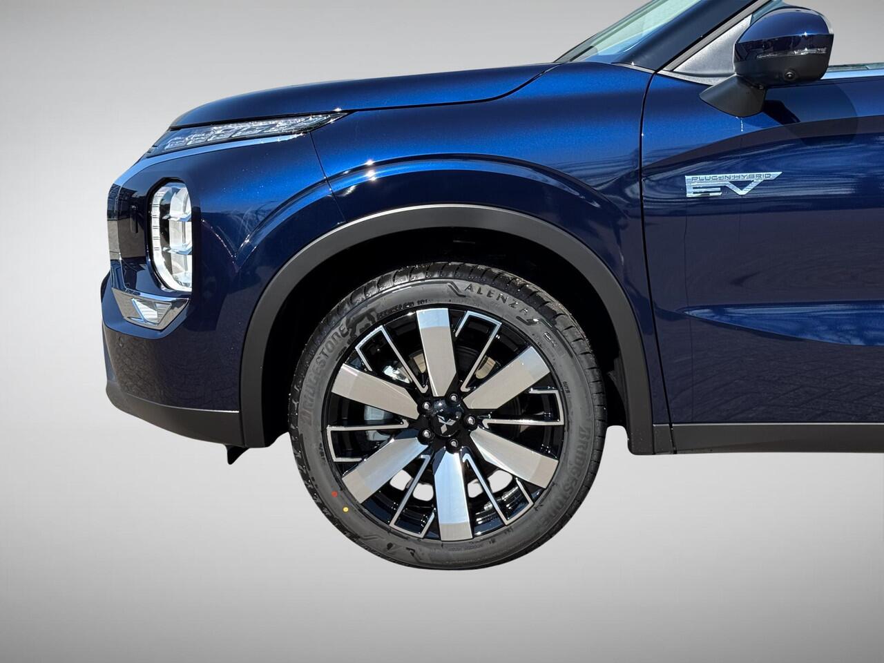 Mitsubishi OUTLANDER 2.4 PHEV First Edition