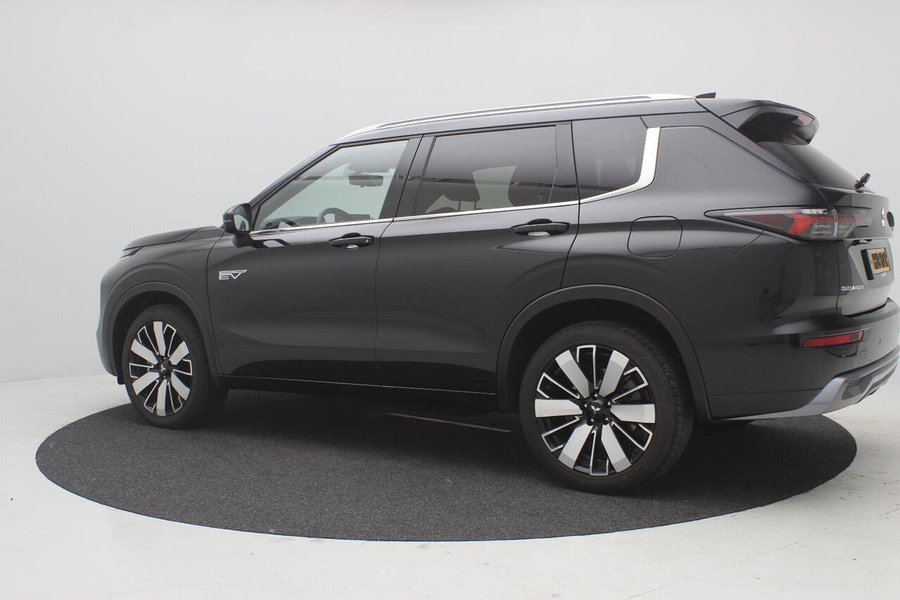 Mitsubishi OUTLANDER 2.4 PHEV Instyle+ / Groot glazen schuif-kanteldak / Lederen bekleding / HUD display / 1600KG Trekgewicht / Masage stoelen voor / 20" LMV / 8 Jaar fabrieks garantie /