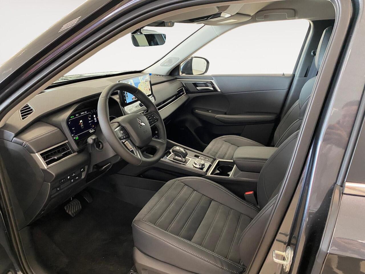 Mitsubishi OUTLANDER 2.4 PHEV First Edition | 5.000 EURO KORTING | SNEL LEVERBAAR | 8 JAAR GARANTIE |