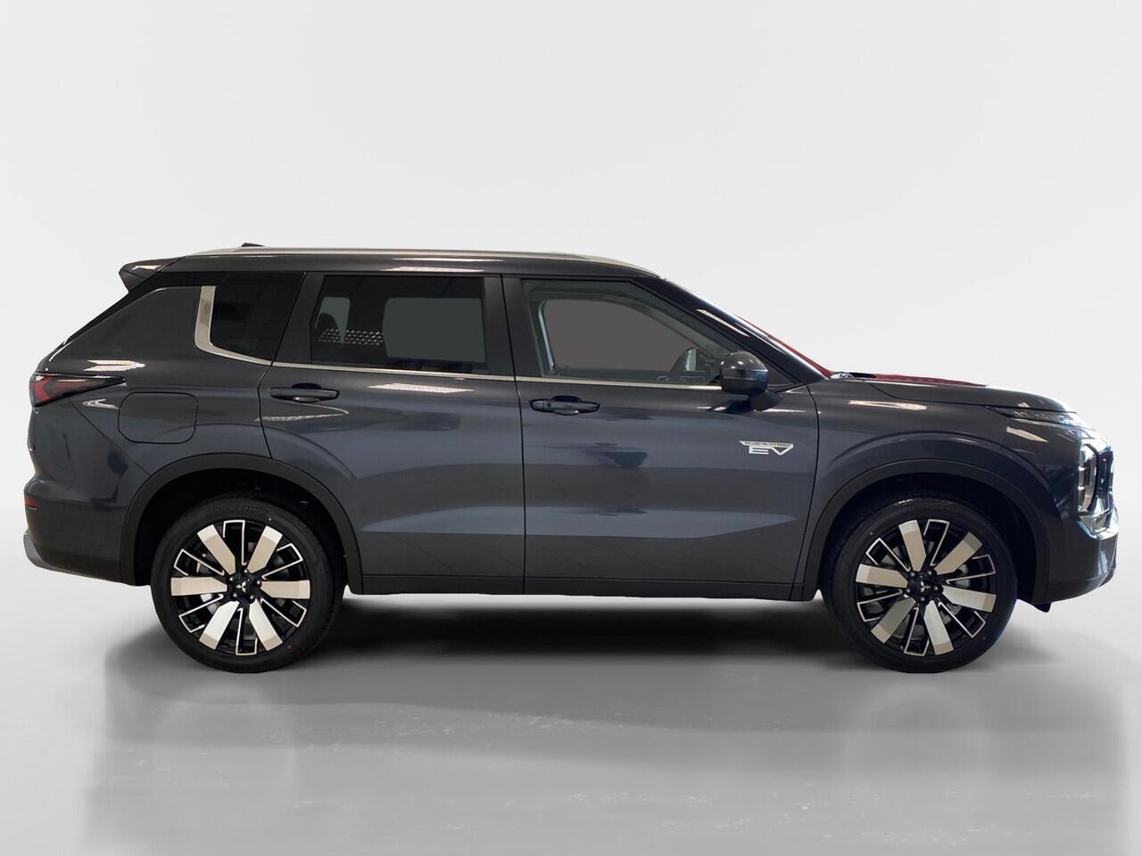 Mitsubishi OUTLANDER 2.4 PHEV First Edition | 5.000 EURO KORTING | SNEL LEVERBAAR | 8 JAAR GARANTIE |