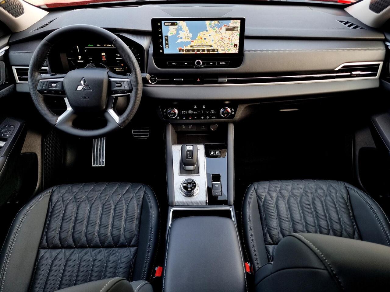 Mitsubishi OUTLANDER 2.4 PHEV Instyle / ¤4000,- Voordeel Op Nieuwprijs / Rijklaarprijs / Elektrische Range 86 KM WLTP / 1600 KG Trekgewicht / 8 Jaar fabrieksgarantie