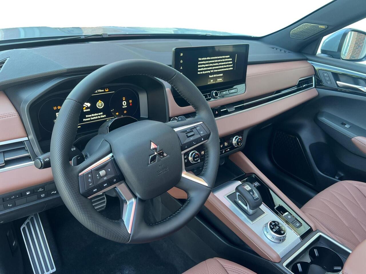 Mitsubishi OUTLANDER 2.4 PHEV Instyle+ | ¤5.000 Voorraadkorting| Meest complete versie | Automatische achterklep | Stoel verwarming/ verkoeling | Schuif-kantel dak | Stoelmassage |