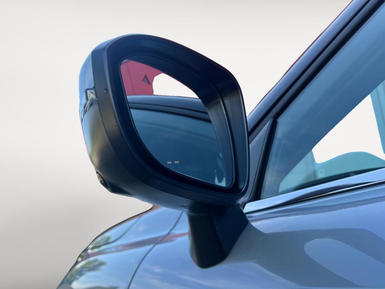 Mitsubishi OUTLANDER 2.4 PHEV Instyle+ | ¤5.000 Voorraadkorting| Meest complete versie | Automatische achterklep | Stoel verwarming/ verkoeling | Schuif-kantel dak | Stoelmassage |