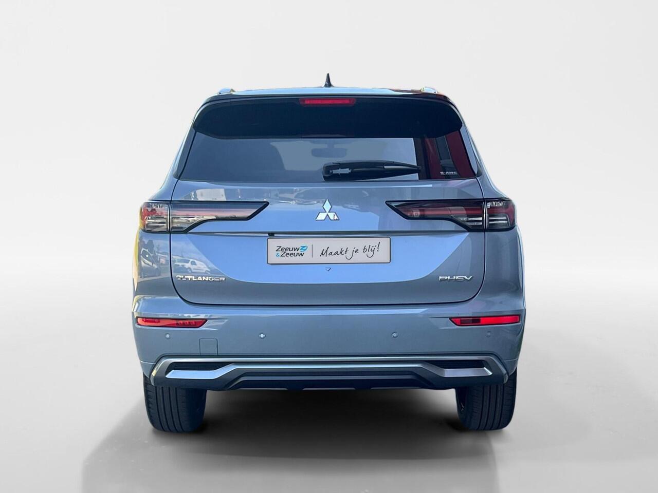 Mitsubishi OUTLANDER 2.4 PHEV Instyle+ | ¤5.000 Voorraadkorting| Meest complete versie | Automatische achterklep | Stoel verwarming/ verkoeling | Schuif-kantel dak | Stoelmassage |